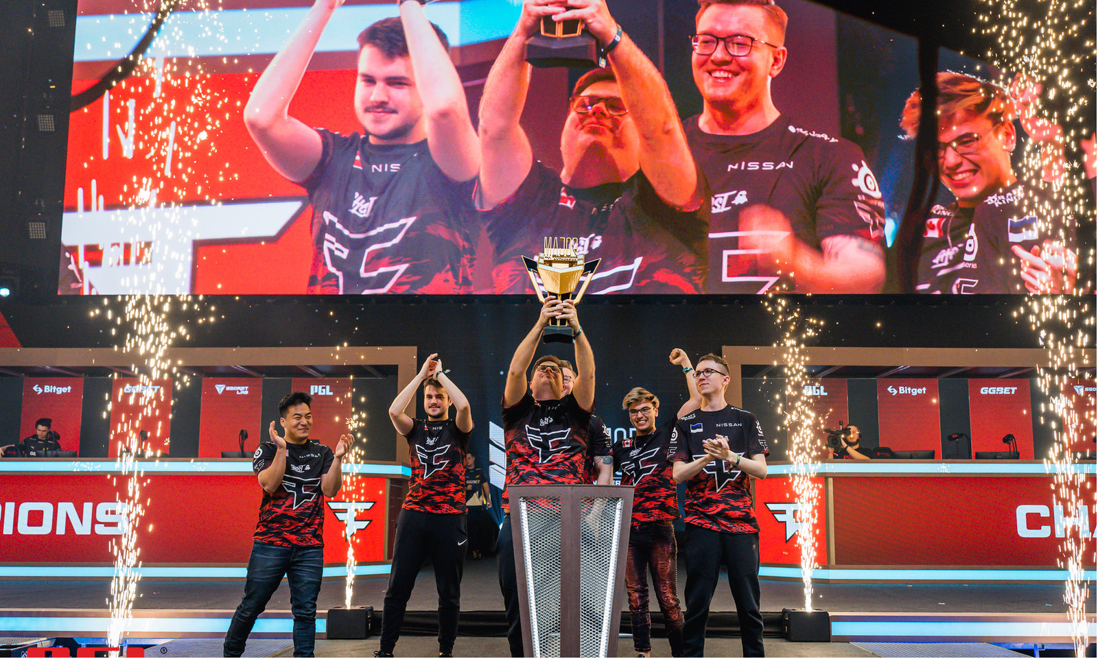 他的律师团 他的律师团